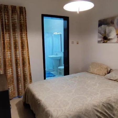 Double Bed Ensuite - Share - Appartamento